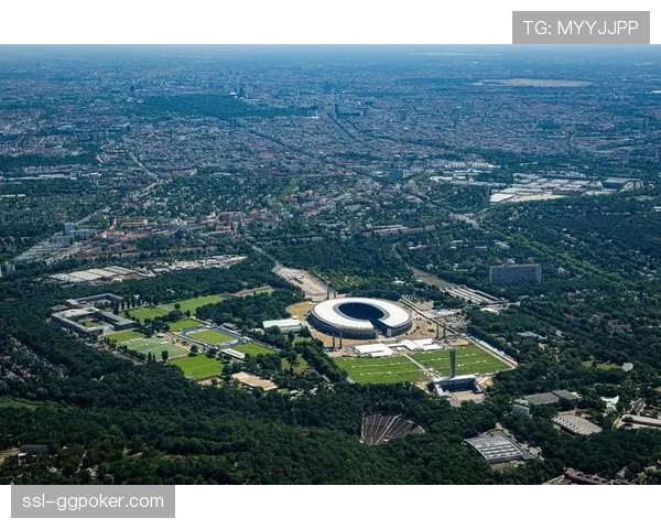 柏林赫塔主场奥林匹克球场启动座椅更换工程，旨在提升观众体验